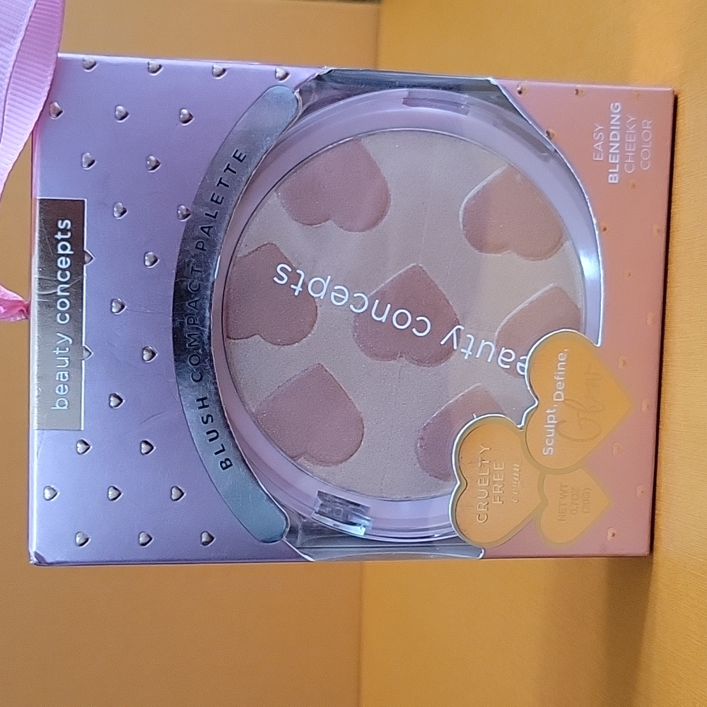 New blush compact palette